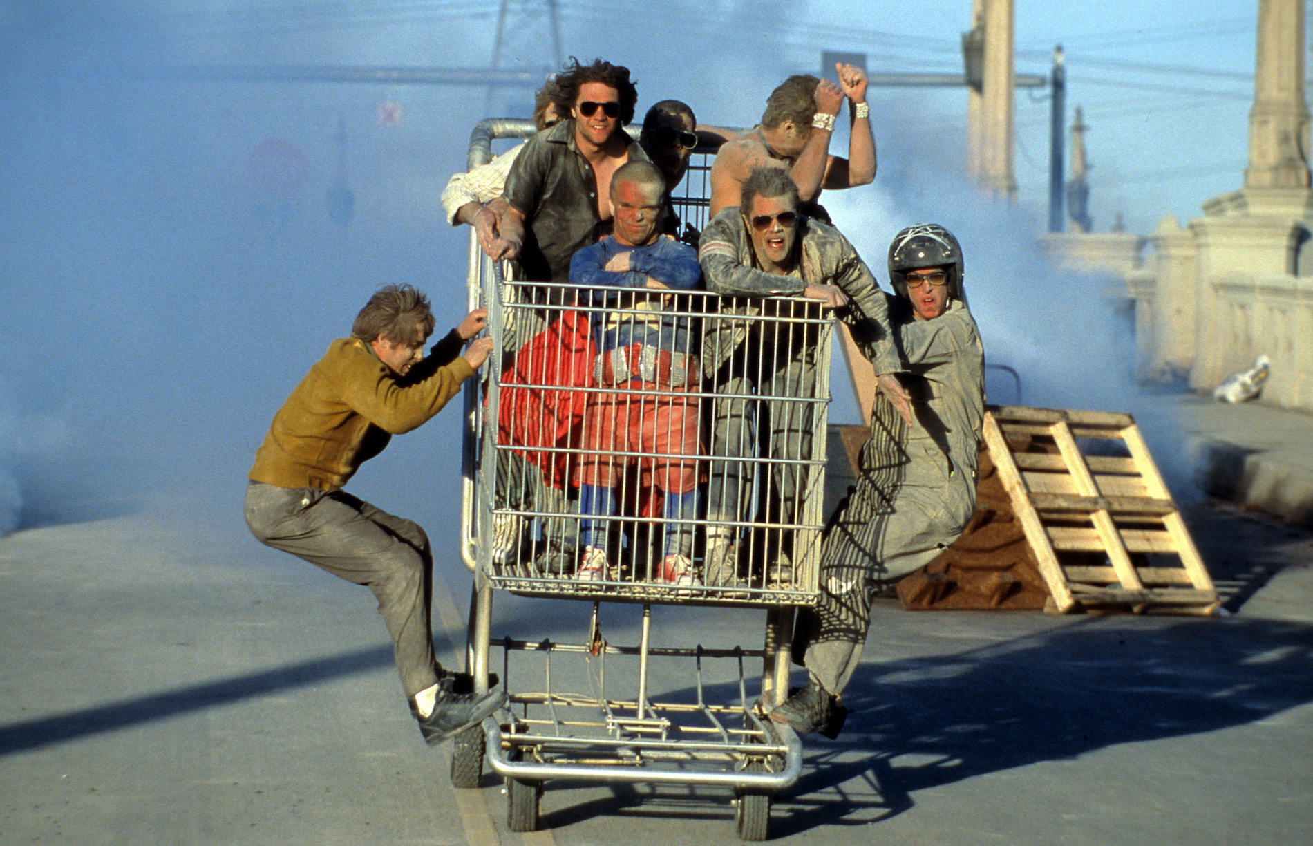 Kamen Anfang der nuller Jahre ganz groß raus: Johnny Knoxville und die „Jackass“-Jungs, hier in einer Szene aus „Jackass: The Movie“, 2002.