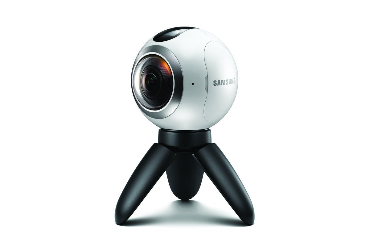 Die Samsung Gear 360 nimmt 360-Grad-Videos in einer Qualität von bis zu 3840 x 1920 Pixel auf. 