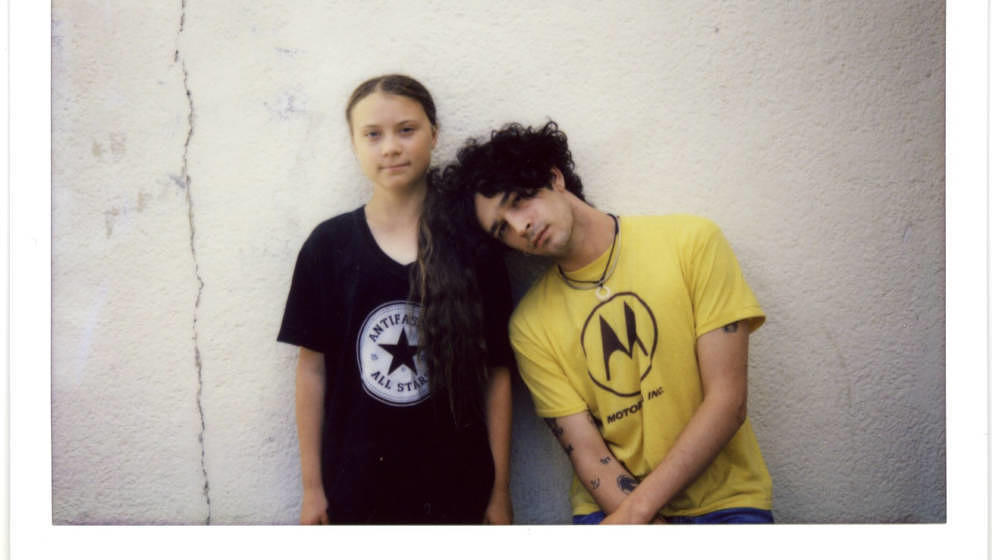 Greta Thunberg feat. The 1975 Hört den gemeinsamen Song „The 1975“ im