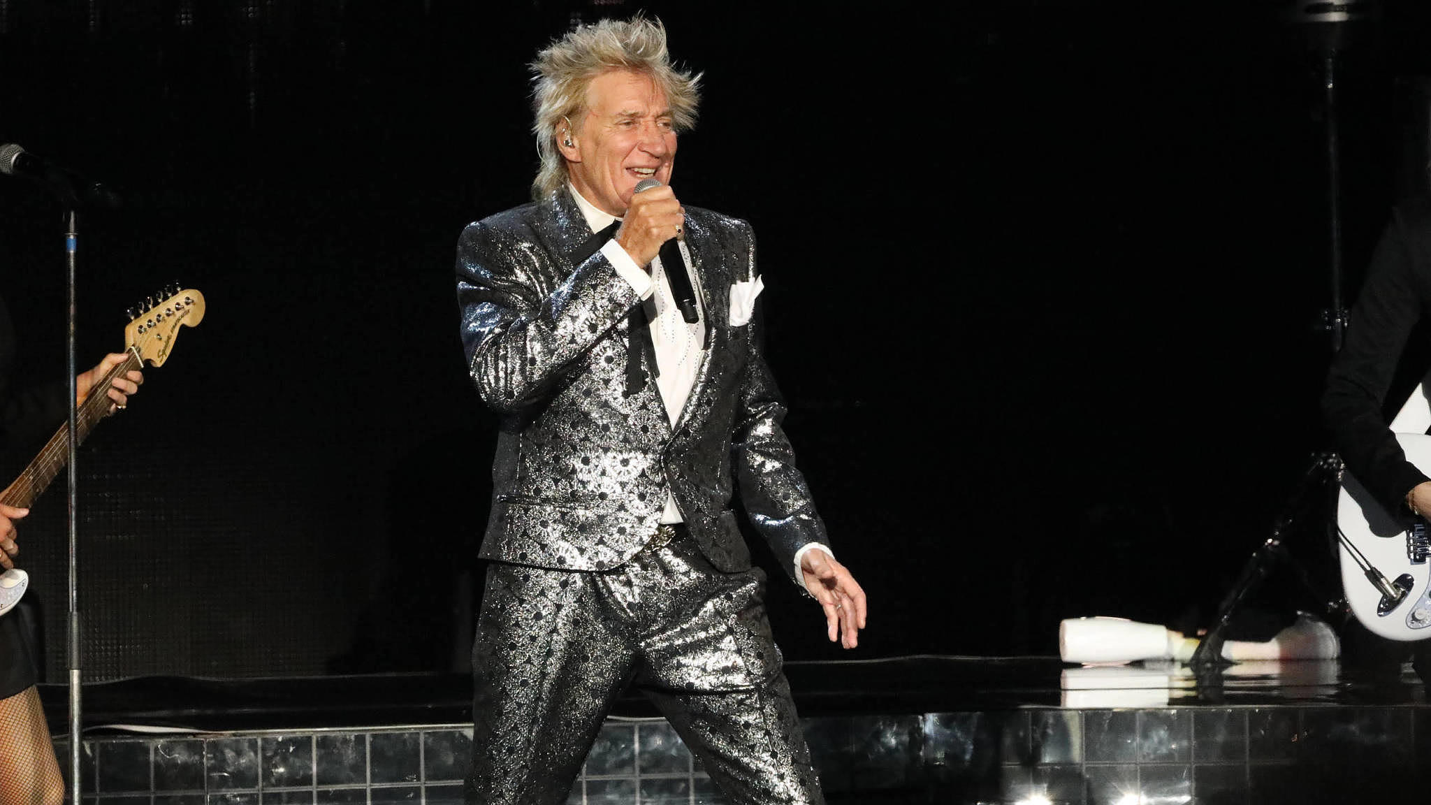 Rod Stewart nimmt zu Buhrufen bei LeipzigKonzert Stellung Musikexpress