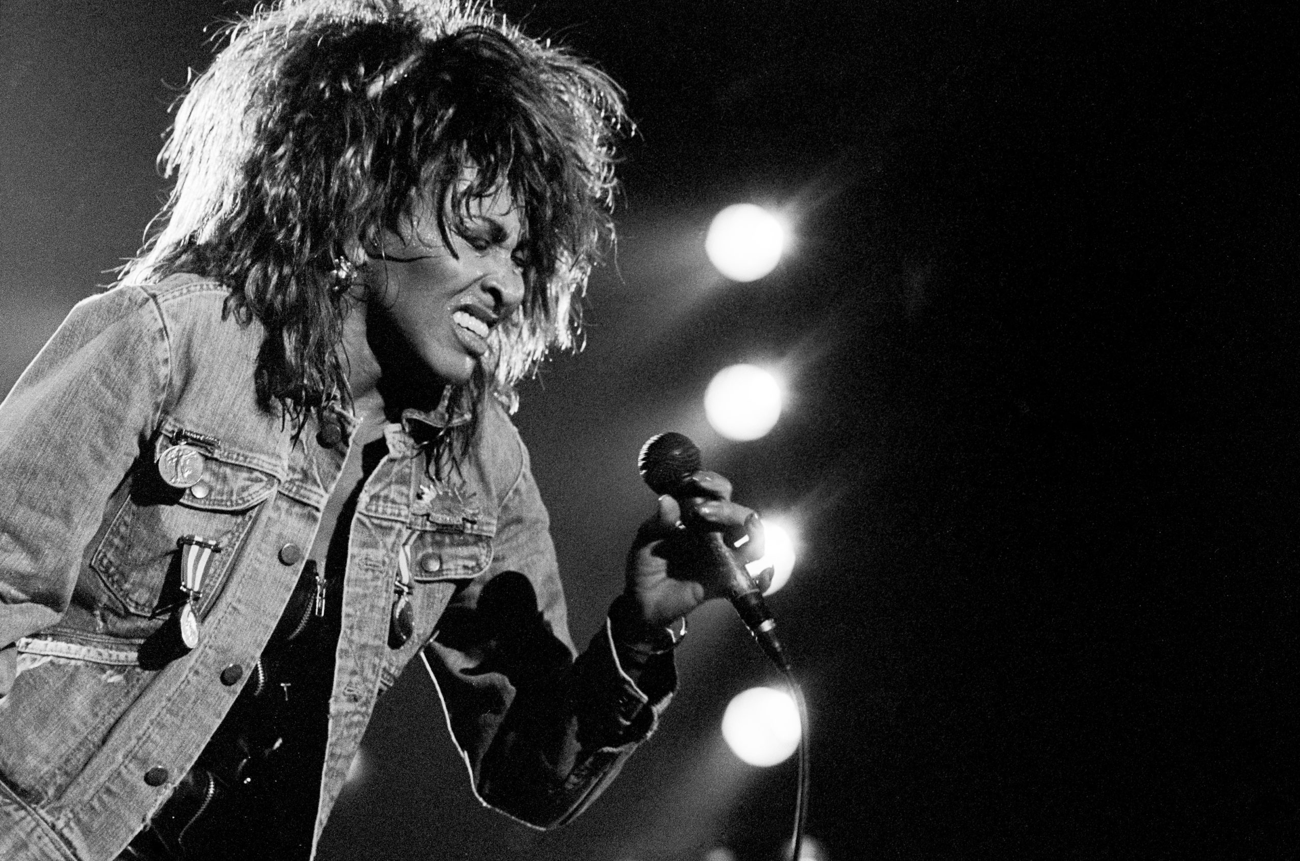 Tina Turner auf der Bühne, 1985