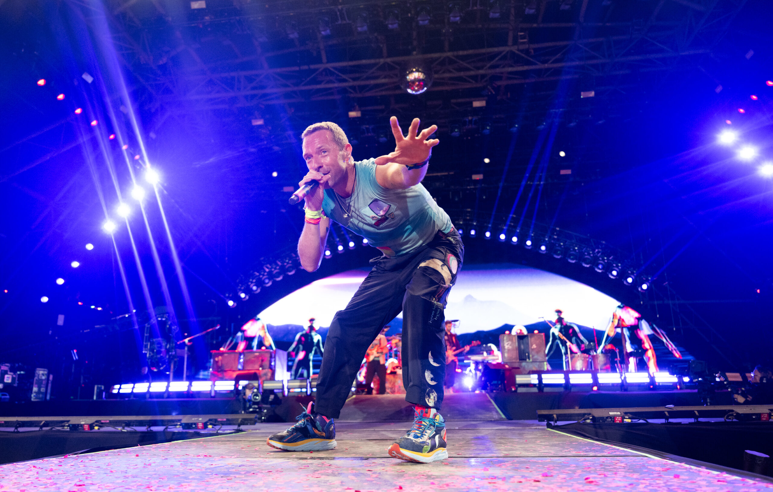 Chris Martin von Coldplay als Headliner beim Glastonbury Festival 2024