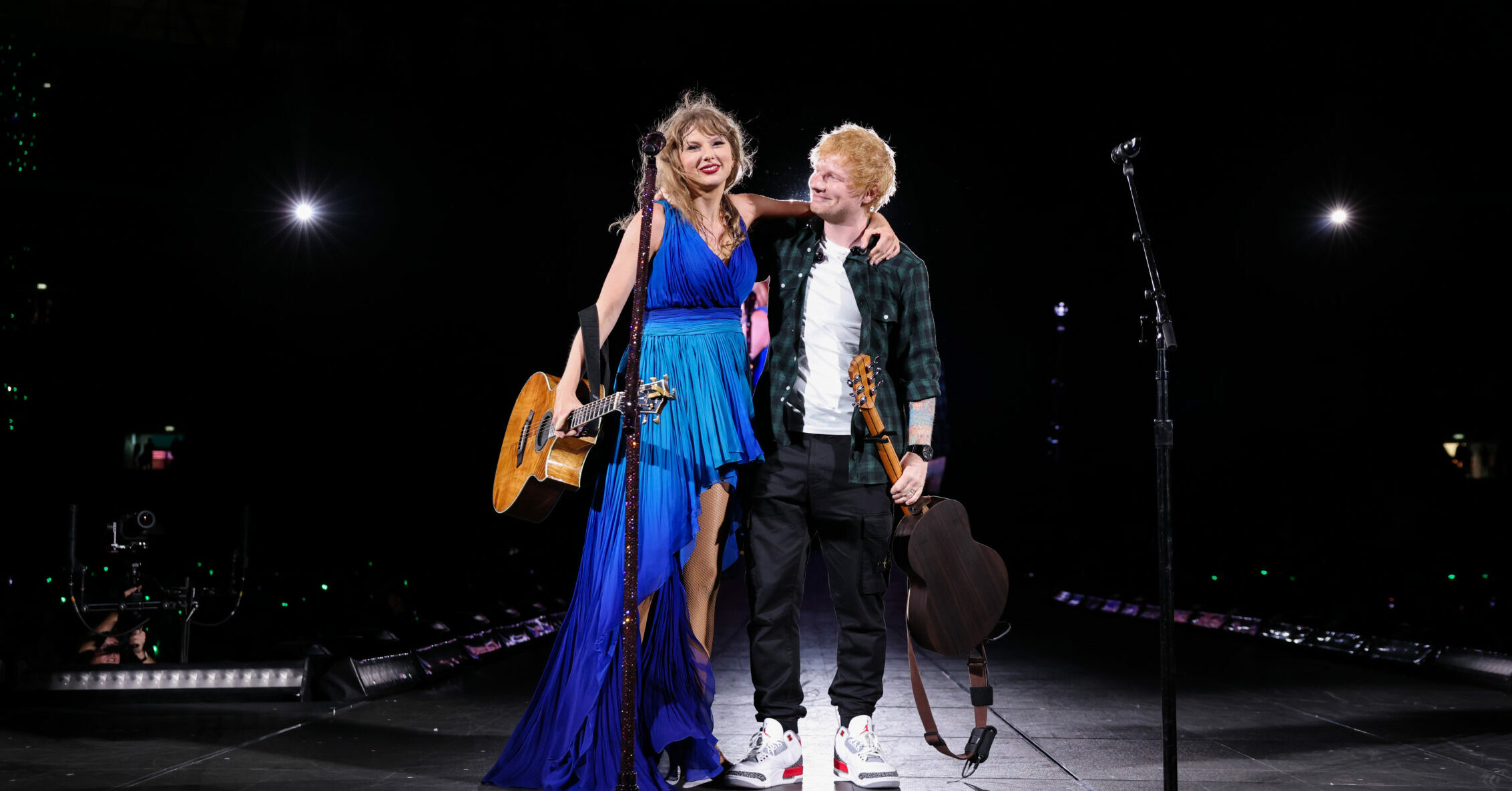 Taylor Swift und Ed Sheeran während der „Eras Tour“ im Wembley Stadion in London