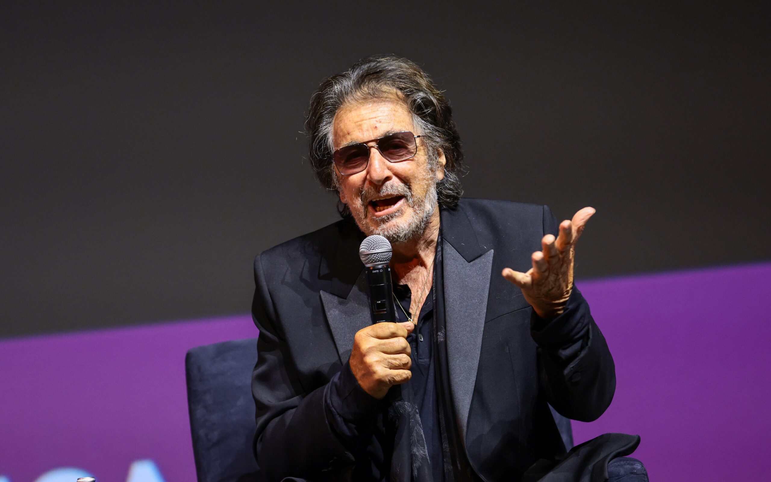 Al Pacino plaudert bei einer Veranstaltung, hier im Jahr 2022