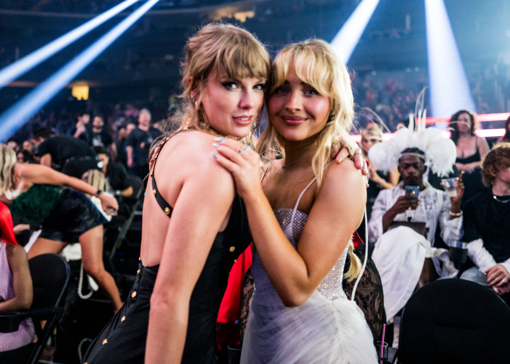 Taylor Swift und Sabrina Carpenter bei den 2023 MTV Video Music Awards (2023)